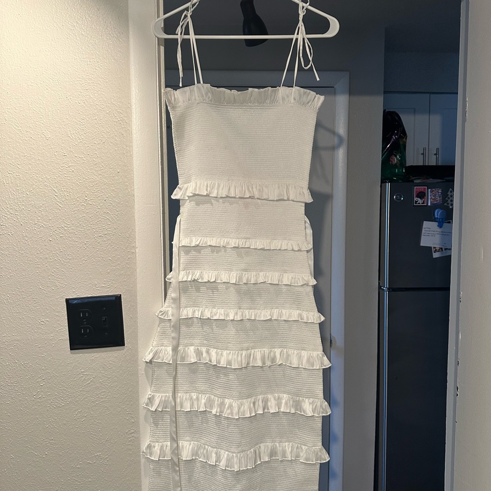 V. Chapman Strapless White Ruffle Dress